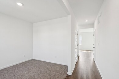 966 Garnet Ln, Montgomery, IL 60538 - photo 2