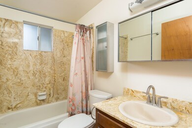 3133 E. Almartin