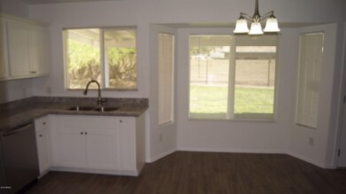 Eat-in Kitchen