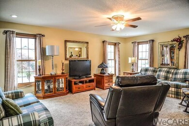 2620 Kenny Lee Dr, Lima, OH 45807 - photo 2