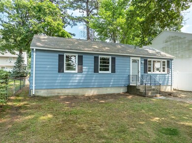 17 Delmore St, Springfield, MA 01109 - photo 3