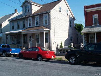 Well maintained exterior.