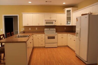 1708 Auburn Ln, Columbia, TN 38401 - photo 5