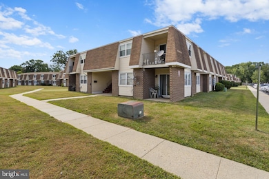 5 Florence Tollgate Place unit 5, Florence, NJ 08518 - photo 3