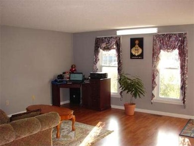 31 Gunther Ct, Dracut, MA 01826 - photo 4