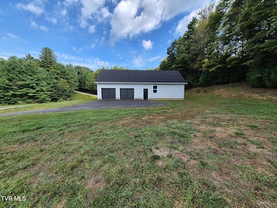 1105 Laurel Way, Mountain City, TN 37683 - photo 4