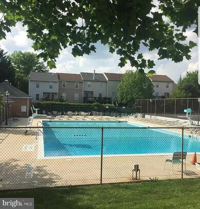 12067 Crimson Ln, Silver Spring, MD 20904 - photo 3