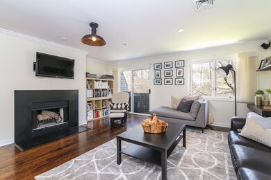 009-Living_Room-3966003-medium
