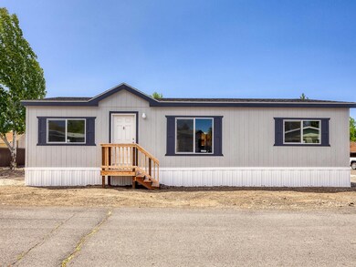 4647 Winter Ave unit SPC 81, Klamath Falls, OR 97603 - photo 2
