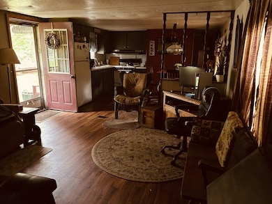 6 Milwaukee Ct, Fitzwilliam, NH 03447 - photo 2