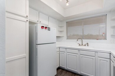 Kitchen (2)