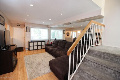 21 Garth Ct, Staten Island, NY 10306 - photo 2