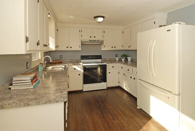 14 Maplewood Ave, Rochester, NH 03867 - photo 7