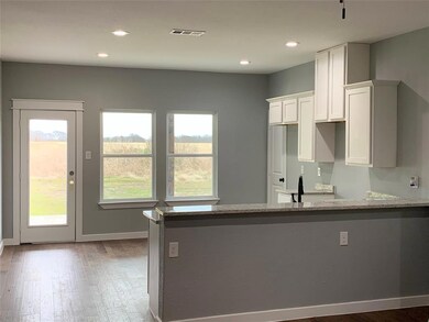 670 S Garrett Ave, Ennis, TX 75119 - photo 6