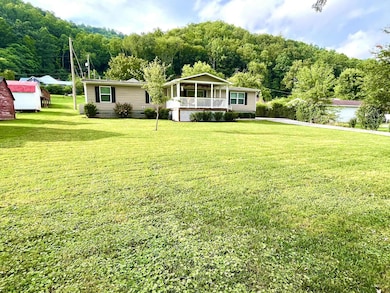 117 Lisa Ln, Evarts, KY 40828 - photo 2