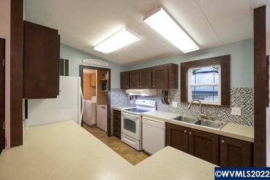 11728 Warbler Ln NE, Aurora, OR 97002 - photo 4