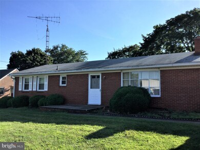 93 Hilltop Dr, Chambersburg, PA 17202 - photo 2