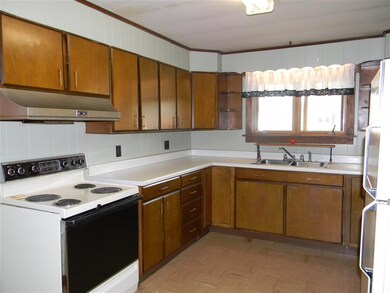 19 West St, Groveton, NH 03582 - photo 6