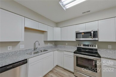 1052 Churchill Downs Ct unit i, Charlotte, NC 28211 - photo 2