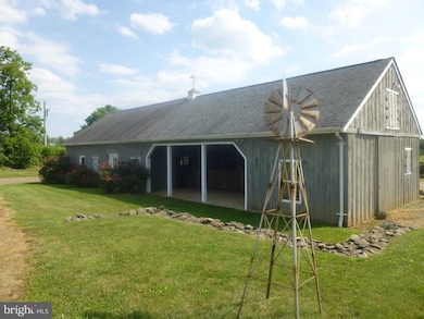 35233 Snickersville Turnpike, Round Hill, VA 20141 - photo 4