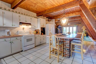 1098 Kings Landing Rd-large-005-22-P1111