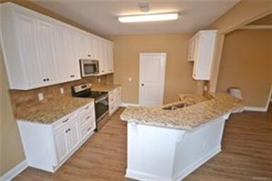 Amazing kitchen with granite counters!