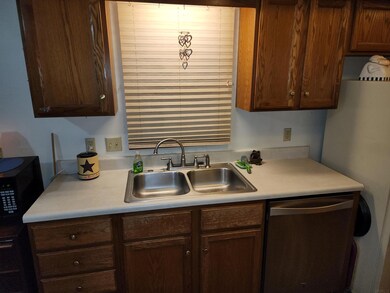 411 Lamar St, Bluffton, IN 46714 - photo 3