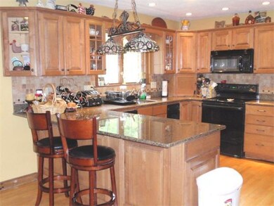 17 Wayside Ln unit 1, Canton, MA 02021 - photo 2