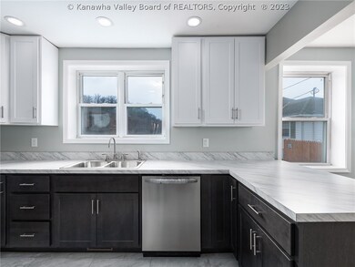 545 17th St, Dunbar, WV 25064 - photo 5