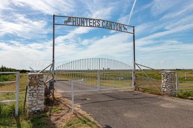 21401_Hope_Rd_004_Entry