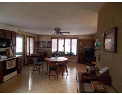 32A Farmington St, Worcester, MA 01603 - photo 4