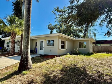 1475 NE Waveland Ave unit B, Jensen Beach, FL 34957 - photo 7