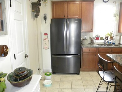 812 Walnut St, Emmaus, PA 18049 - photo 5