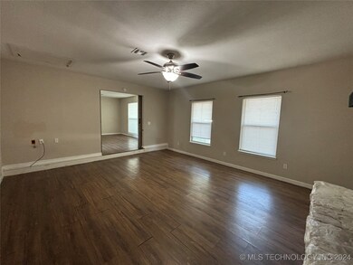 1729 S Pecan Ct, Broken Arrow, OK 74012 - photo 5