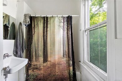 Level 1 Unit Bathroom