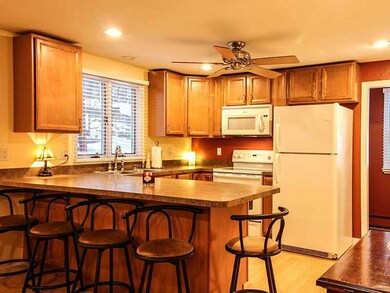 37 Mowry St, Woonsocket, RI 02895 - photo 3