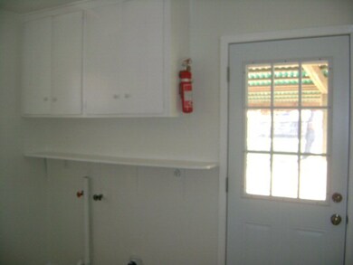 3805 Holly Glen Dr, Bay City, TX 77414 - photo 5