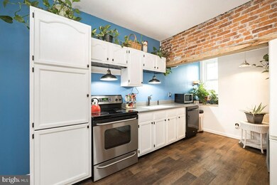 418 E 4th St, Boyertown, PA 19512 - photo 4