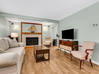 17 Elaine Ave, Saugus, MA 01906 - photo 4