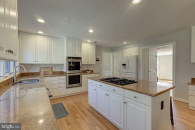 1526 Forest Ln, McLean, VA 22101 - photo 7