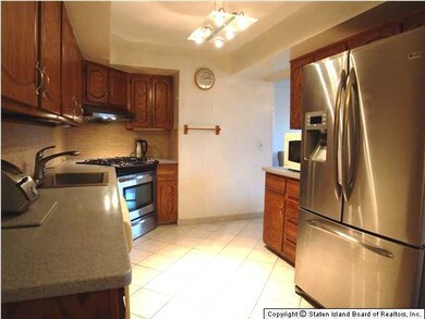 68 Lamped Loop unit A, Staten Island, NY 10314 - photo 7
