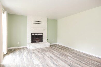 448 Gleneagles Dr, Friendswood, TX 77546 - photo 5