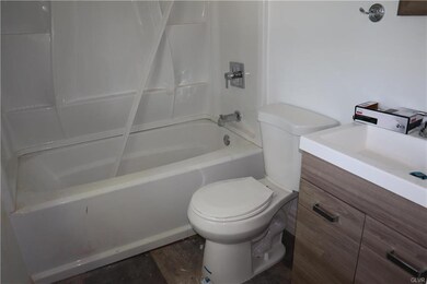 103 Main St unit 201, Walnutport, PA 18088 - photo 4