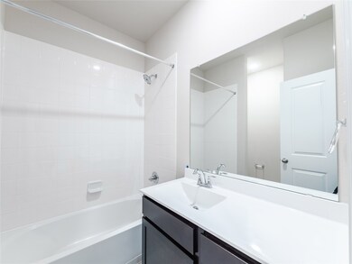 430 Merlot Dr, Alvin, TX 77511 - photo 5