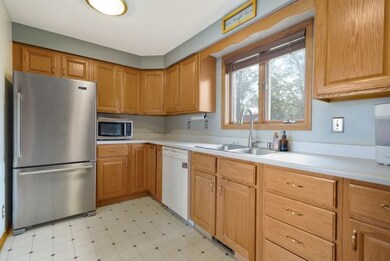 138 Stiles St, Genoa, IL 60135 - photo 5