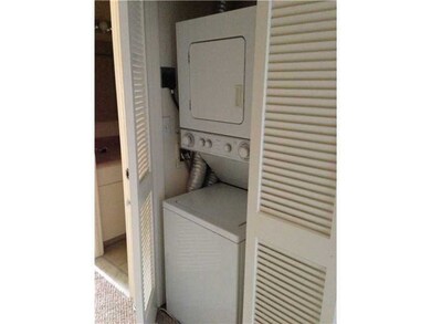 328 Pemberwick Rd unit 8, Greenwich, CT 06831 - photo 4