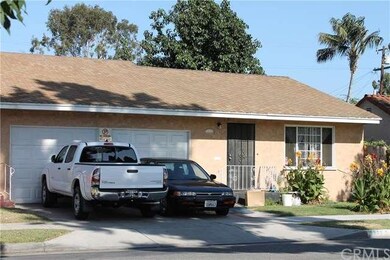 Front side unit featuring 2 bedrooms, 1 bath and 1