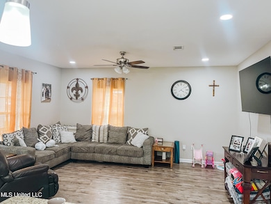 156 Ridge Ln, Lucedale, MS 39452 - photo 5