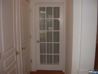 114 White Pine Ct, Paramus, NJ 07652 - photo 7