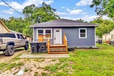 212 W Jordan St, Alvin, TX 77511 - photo 3